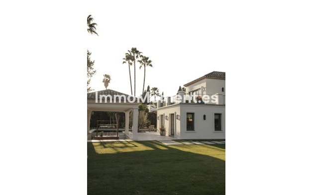 Resale - Detached villa - Marbella - Nueva Andalucía