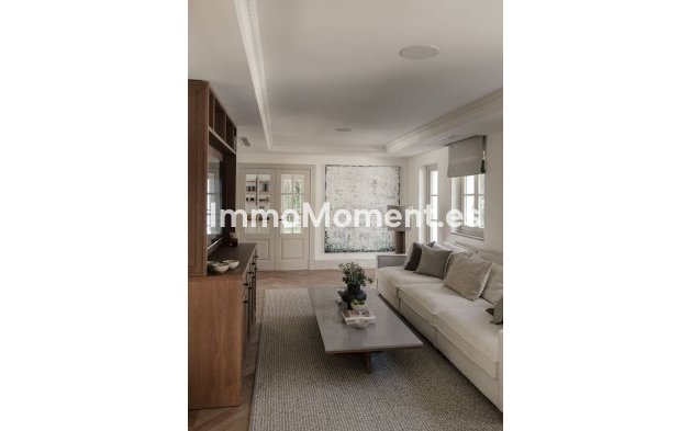 Resale - Detached villa - Marbella - Nueva Andalucía