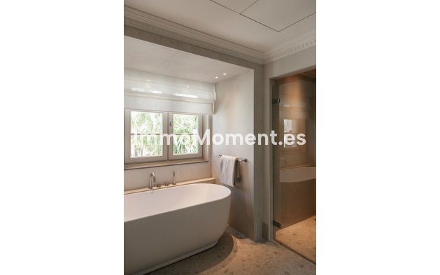 Resale - Detached villa - Marbella - Nueva Andalucía