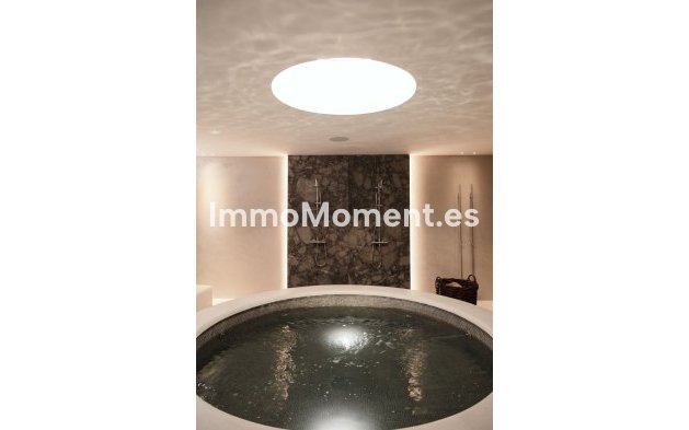 Resale - Detached villa - Marbella - Nueva Andalucía