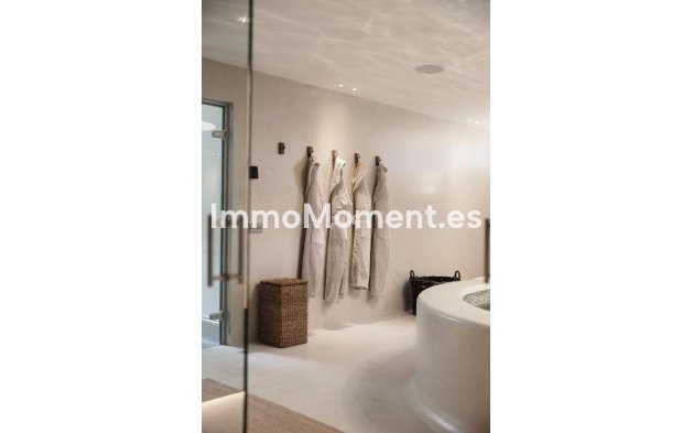 Resale - Detached villa - Marbella - Nueva Andalucía