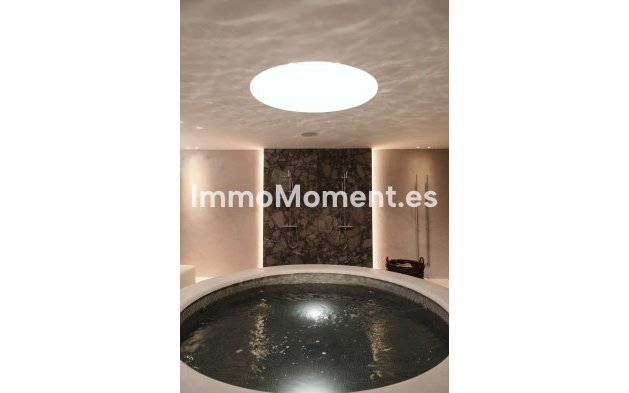 Resale - Detached villa - Marbella - Nueva Andalucía
