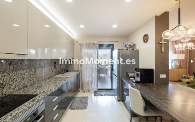 Resale - Apartment - Benahavís - Benahavís Centro