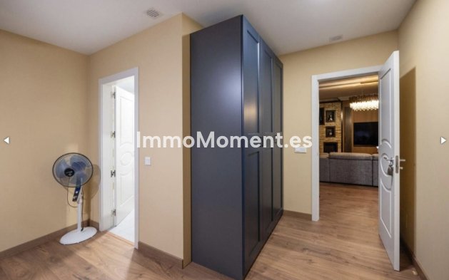 Resale - Apartment - Benahavís - Benahavís Centro