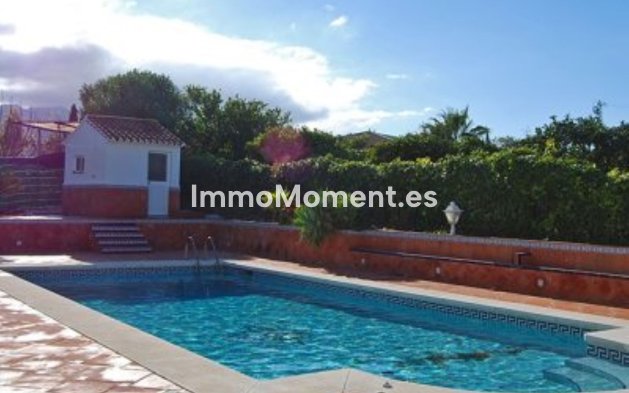 Wiederverkauf - Villa -   Inländisch - Alhaurín de la Torre