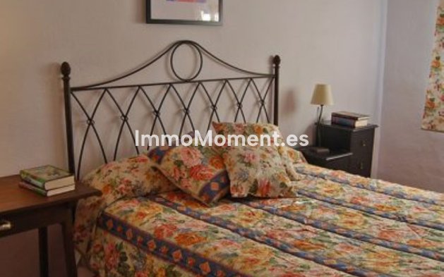 Wiederverkauf - Villa -   Inländisch - Alhaurín de la Torre