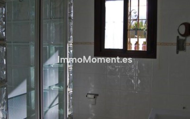 Wiederverkauf - Villa -   Inländisch - Alhaurín de la Torre