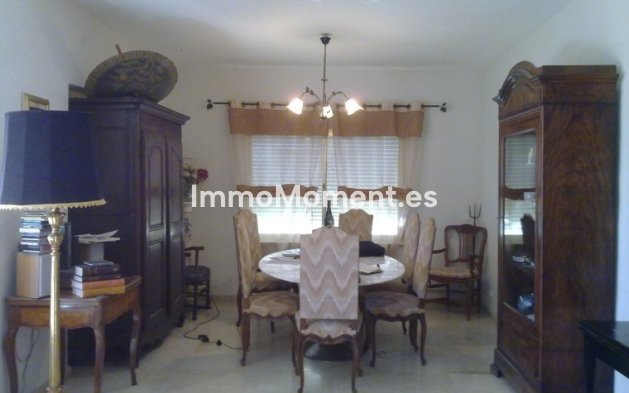 Resale - Villa - Marbella - Nueva Andalucía