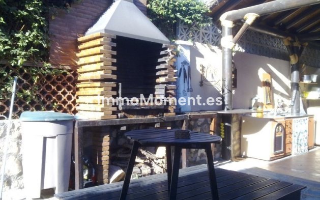 Resale - Villa - Marbella - Nueva Andalucía