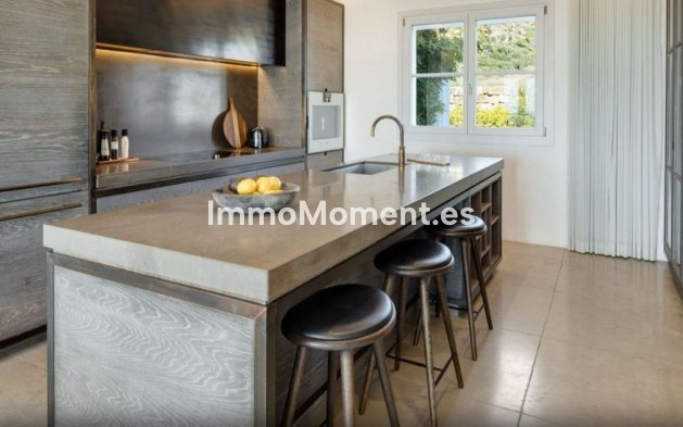 Reventa - Villa - Marbella - Marbella Centro