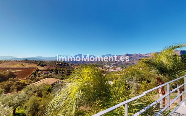 Wiederverkauf - Villa -   Inländisch - Alora