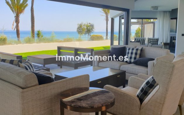 Bestaande woning - Geschakelde woning - Estepona  - Estepona Centro
