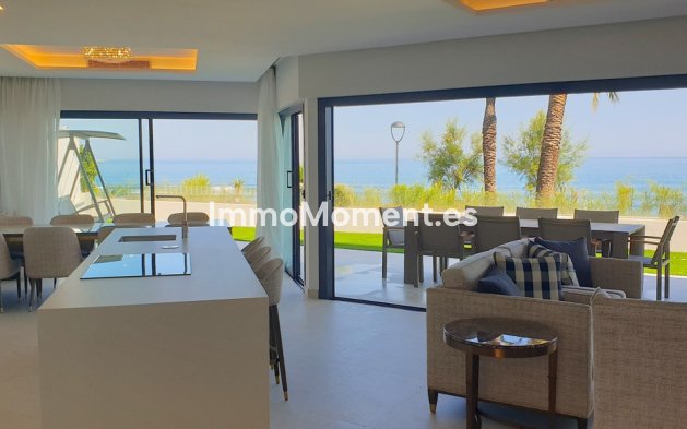 Bestaande woning - Geschakelde woning - Estepona  - Estepona Centro