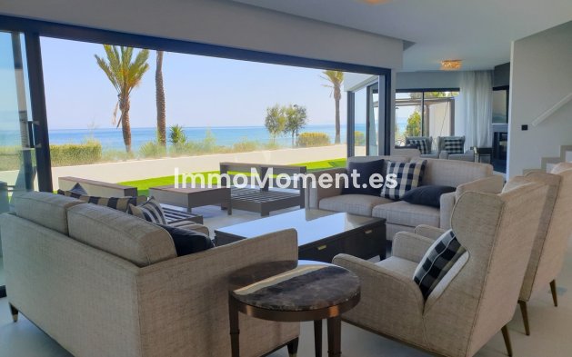 Bestaande woning - Geschakelde woning - Estepona  - Estepona Centro