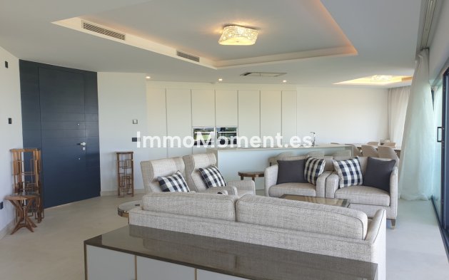 Bestaande woning - Geschakelde woning - Estepona  - Estepona Centro