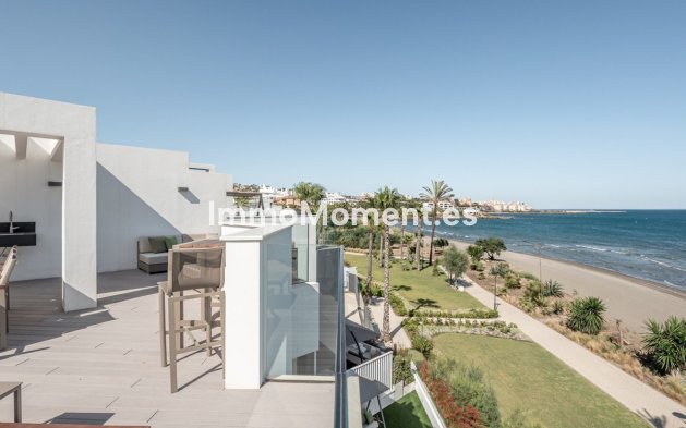 Bestaande woning - Geschakelde woning - Estepona  - Estepona Centro