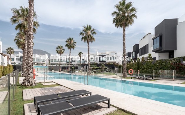 Bestaande woning - Geschakelde woning - Estepona  - Estepona Centro