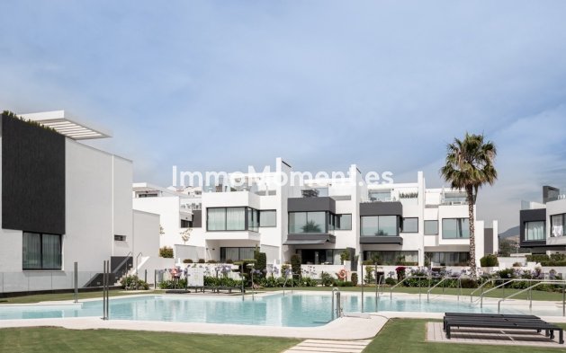Bestaande woning - Geschakelde woning - Estepona  - Estepona Centro