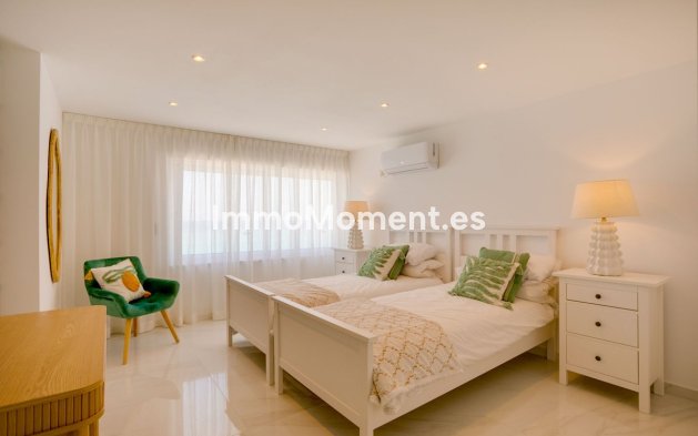 Resale - Villa - Estepona - Estepona Centro