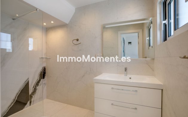 Resale - Villa - Estepona - Estepona Centro