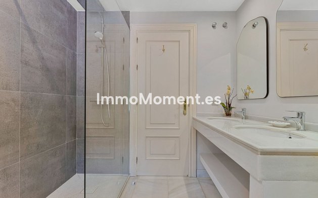 Revente - Villa - Marbella - Guadalmina Baja