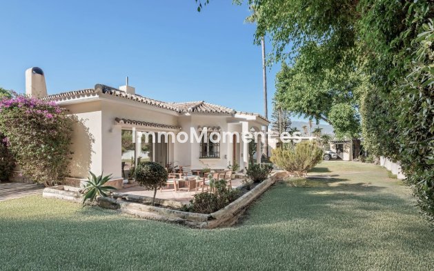 Resale - Villa - El Paraiso - New Golden Mile