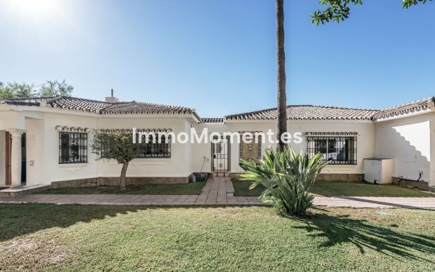 Resale - Villa - El Paraiso - New Golden Mile