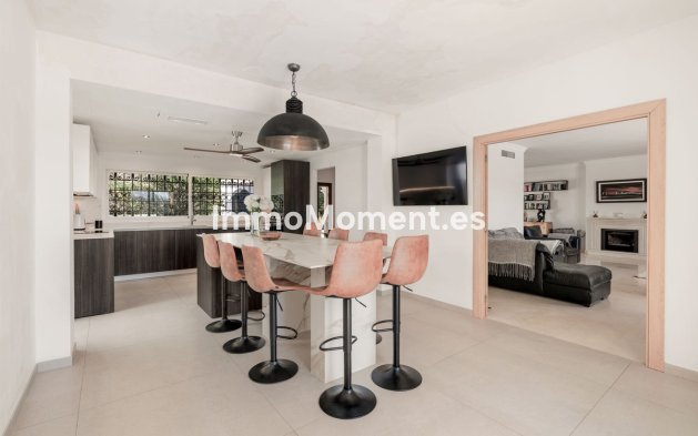 Resale - Villa - El Paraiso - New Golden Mile