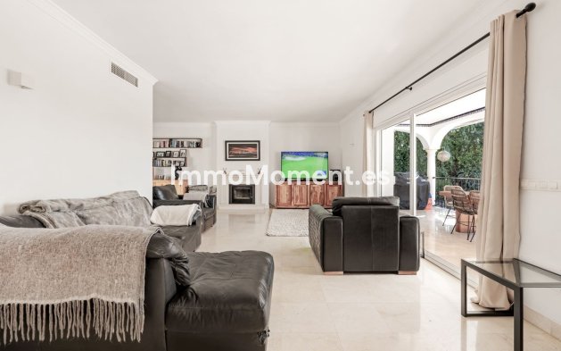 Resale - Villa - El Paraiso - New Golden Mile