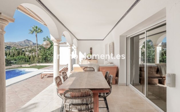 Resale - Villa - El Paraiso - New Golden Mile