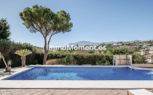 Resale - Villa - El Paraiso - New Golden Mile