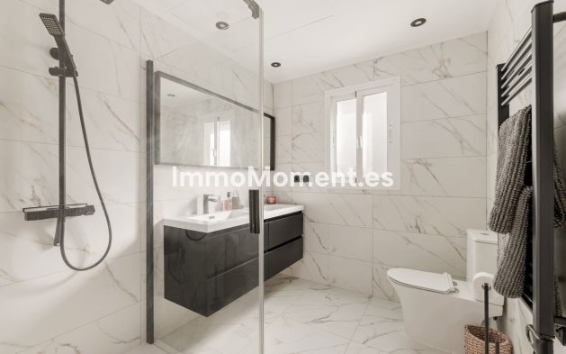 Resale - Villa - El Paraiso - New Golden Mile
