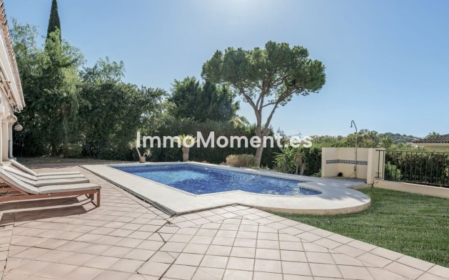 Resale - Villa - El Paraiso - New Golden Mile