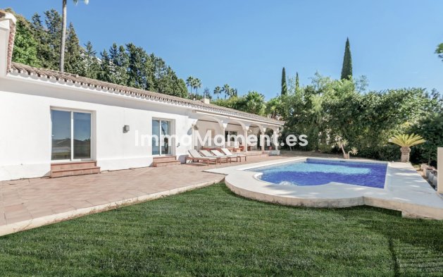 Resale - Villa - El Paraiso - New Golden Mile