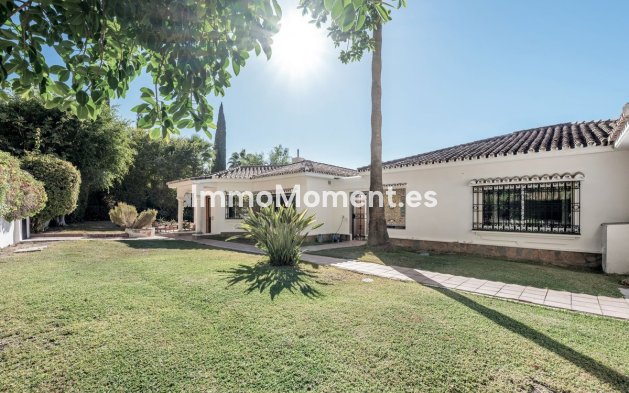 Resale - Villa - El Paraiso - New Golden Mile