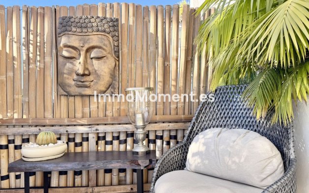 Resale - Apartment - Marbella - Nueva Andalucía