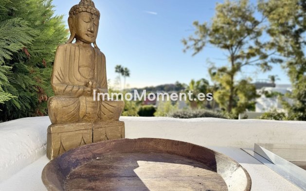 Resale - Apartment - Marbella - Nueva Andalucía