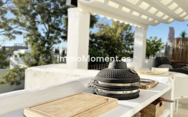 Resale - Apartment - Marbella - Nueva Andalucía