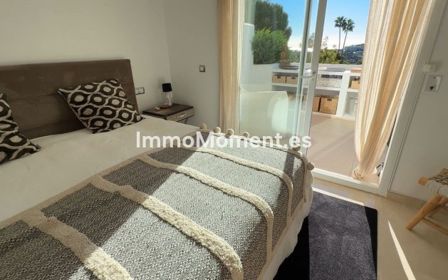 Resale - Apartment - Marbella - Nueva Andalucía