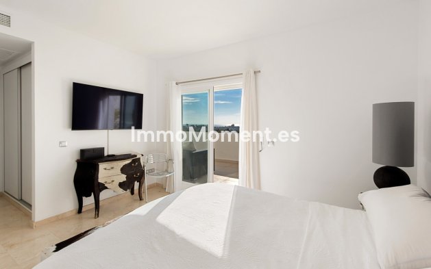 Resale - Apartment - Marbella - Nueva Andalucía