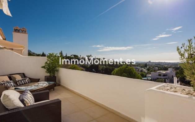 Resale - Apartment - Marbella - Nueva Andalucía