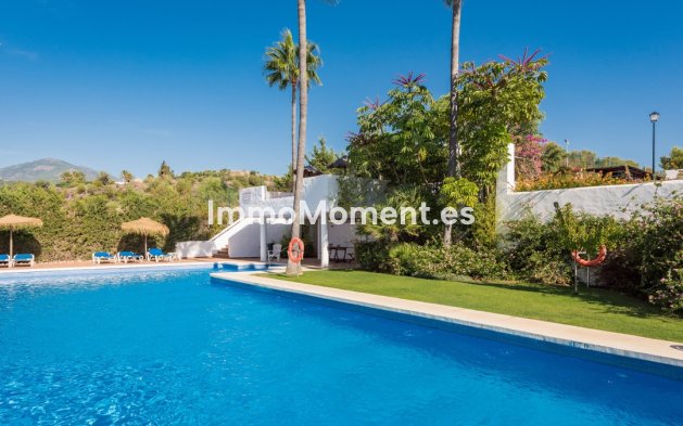 Resale - Apartment - Marbella - Nueva Andalucía