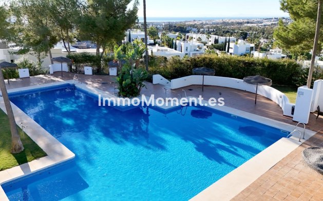 Resale - Apartment - Marbella - Nueva Andalucía