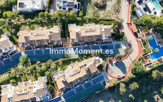 Resale - Apartment - Marbella - Nueva Andalucía