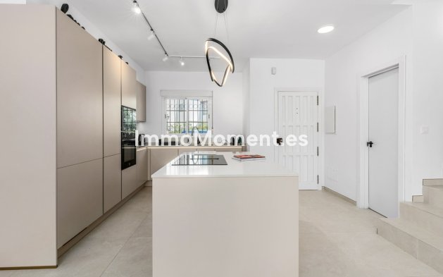 Resale - Villa - Estepona - New Golden Mile