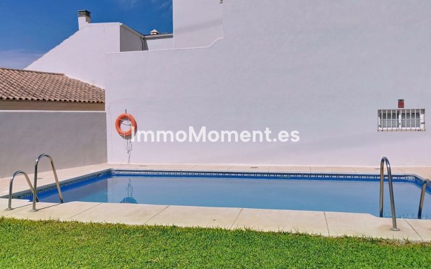 Resale - Villa - Fuengirola - Fuengirola Centro