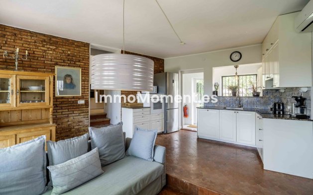 Resale - Villa - Fuengirola - Fuengirola Centro