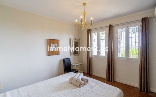 Resale - Villa - Fuengirola - Fuengirola Centro