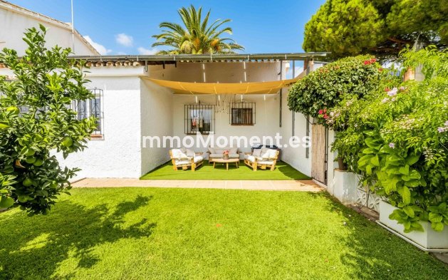 Resale - Villa - Fuengirola - Fuengirola Centro