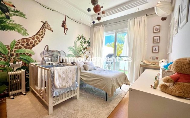 Wiederverkauf - Reihenhaus - Estepona  - Estepona Centro